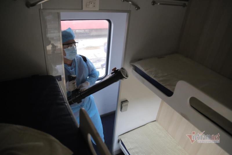 anh: khu trung doan tau ngua corona truoc khi cho khach o ga sai gon hinh 7