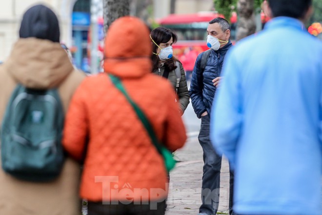 anh: pho di bo ho guom van dong duc du khach sau tam dung hoat dong hinh 14