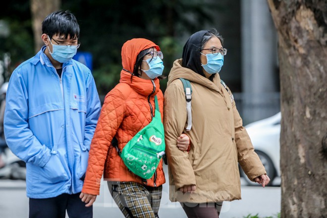 anh: pho di bo ho guom van dong duc du khach sau tam dung hoat dong hinh 5