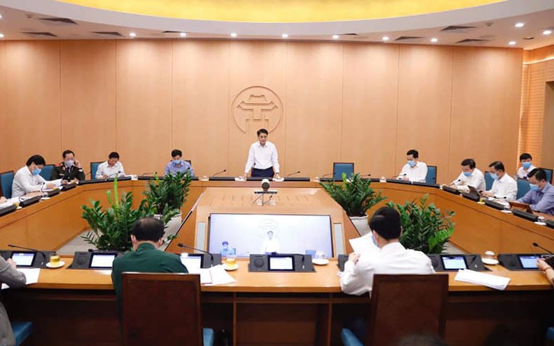 xu phat mot phu nu bo tron cach ly tai nha de di anh hinh 1