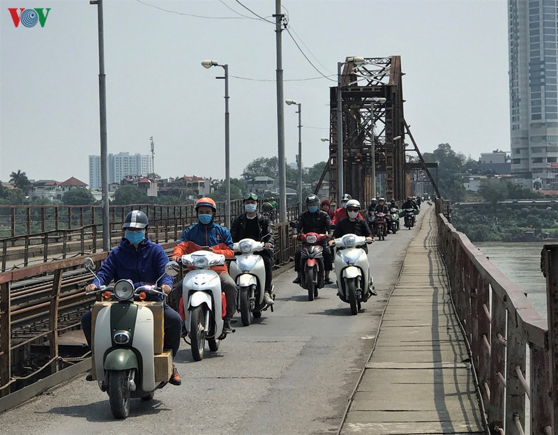 ha noi de nghi keo dai cach ly xa hoi den ngay 30/4 hinh 1