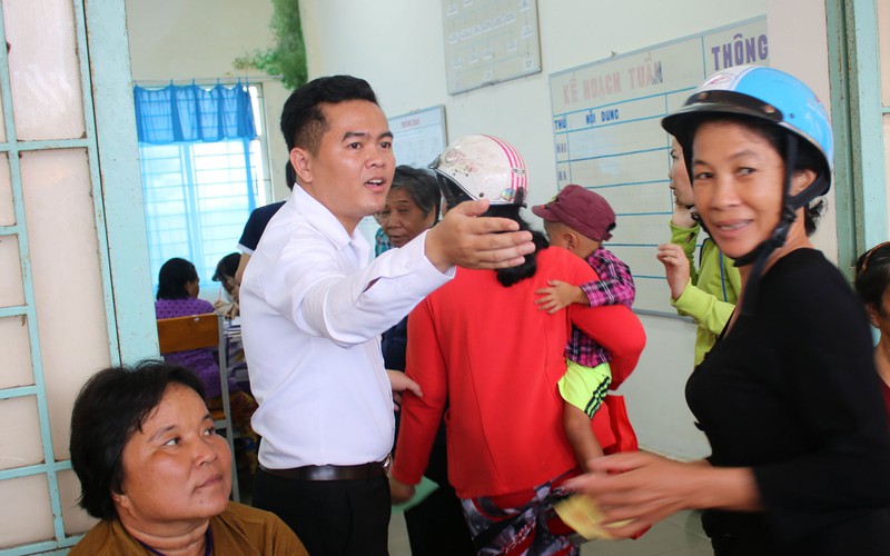 bac si tre dan than vi nguoi benh hinh 1