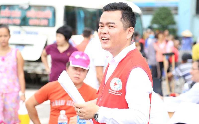 bac si tre dan than vi nguoi benh hinh 2