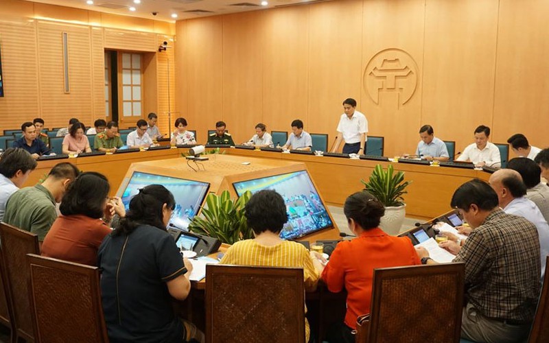 chu tich ha noi nguyen duc chung: tam dung le hoi, quan bar hinh 1