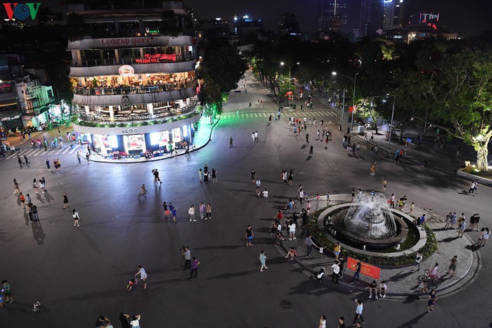 khu pho di bo ho guom tam dung hoat dong lan thu 2 de phong covid-19 hinh 1
