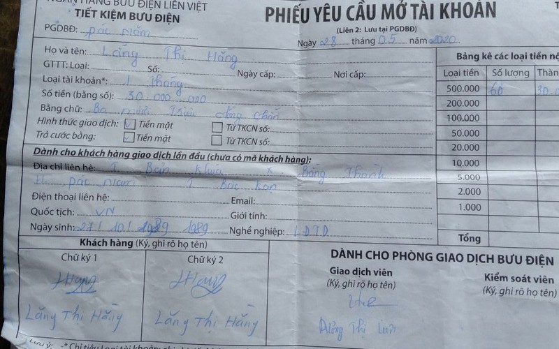 hang chuc nguoi o bac kan dung ngoi khong yen sau khi mang tien gui tiet kiem hinh 1