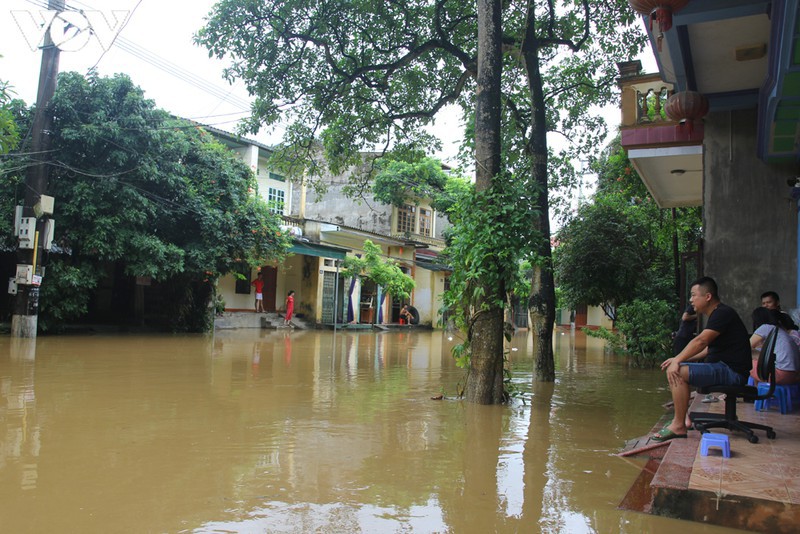 7 nguoi chet, 4 nguoi bi thuong do mua lu, sat lo dat o cac tinh mien phia bac hinh 1