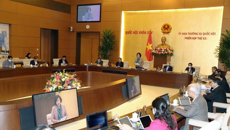 chu tich quoc hoi khong dong y cam dich vu doi no hinh 2