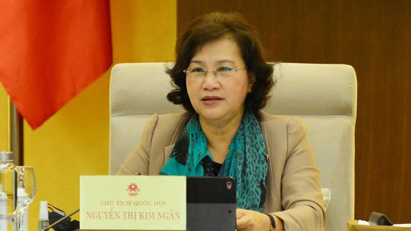 "chong covid-19, bo doi bien phong ngu lan trai chu duoc o don dau" hinh 1