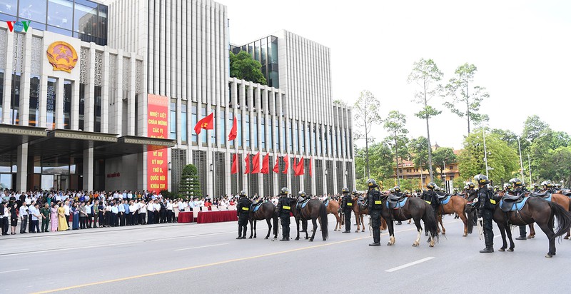 canh sat co dong ky binh dieu hanh ra mat truoc dai bieu quoc hoi hinh 4