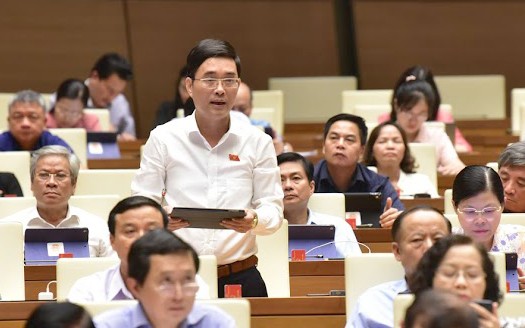 quoc hoi thao luan ve kinh te - xa hoi va ngan sach hinh 1