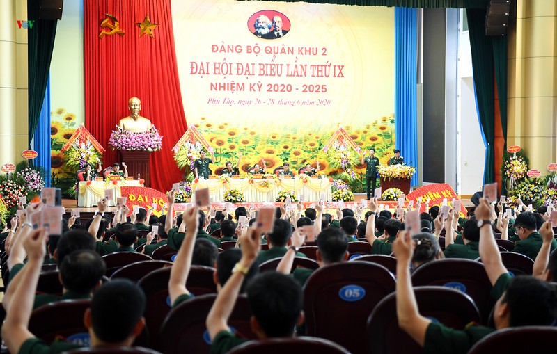 thieu tuong trinh van quyet giu chuc bi thu dang uy quan khu 2 hinh 3