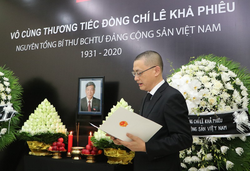 le vieng nguyen tong bi thu le kha phieu hinh 3