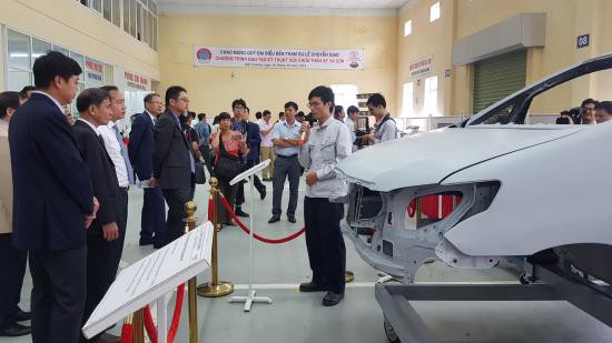 toyota viet nam trao hoc bong cho sinh vien cac truong ky thuat hinh 2