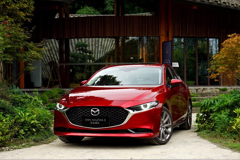 mazda3 the he moi lien tiep bi trieu hoi hinh 1