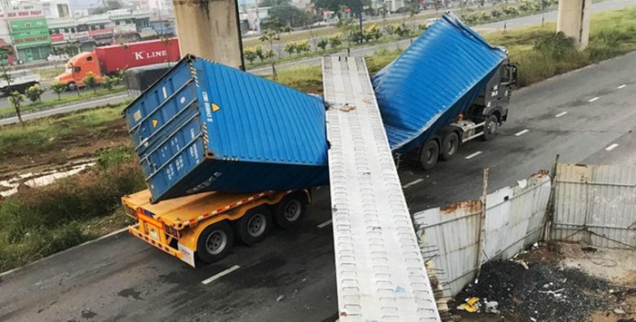 khan truong co ket luan ve nguyen nhan container keo sap cau bo hanh hinh 1