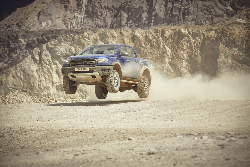 ford ranger raptor se co them phien ban v8, cong suat hon 400 ma luc hinh 2