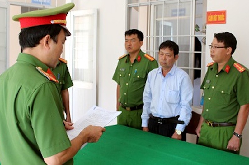 cuu giam doc agribank chi nhanh tra vinh chiem doat tien ty hinh 1