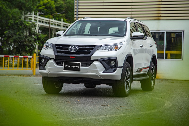 toyota bung no khuyen mai cuoi nam hinh 2