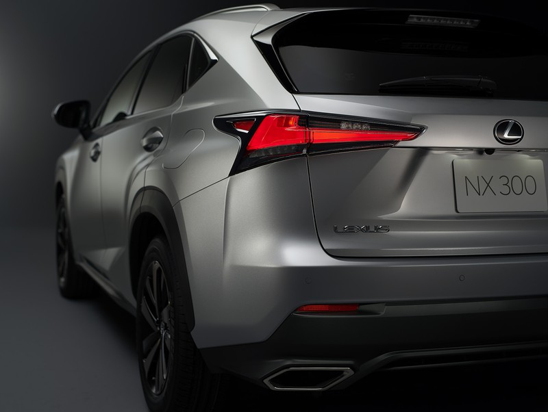lexus nx 300 2020 gia hon 2,5 ty dong co gi dac biet? hinh 3