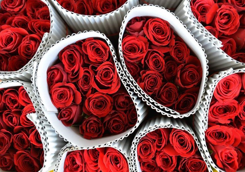 doanh so ban hoa ngay valentine o trung quoc giam toi 90% do dich benh hinh 1