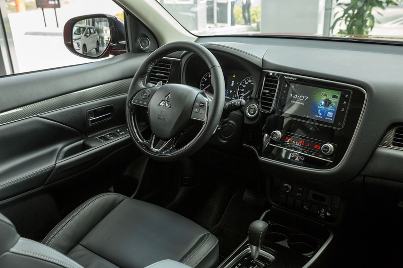 kham pha mitsubishi outlander 2020 gia tu hon 800 trieu dong hinh 4
