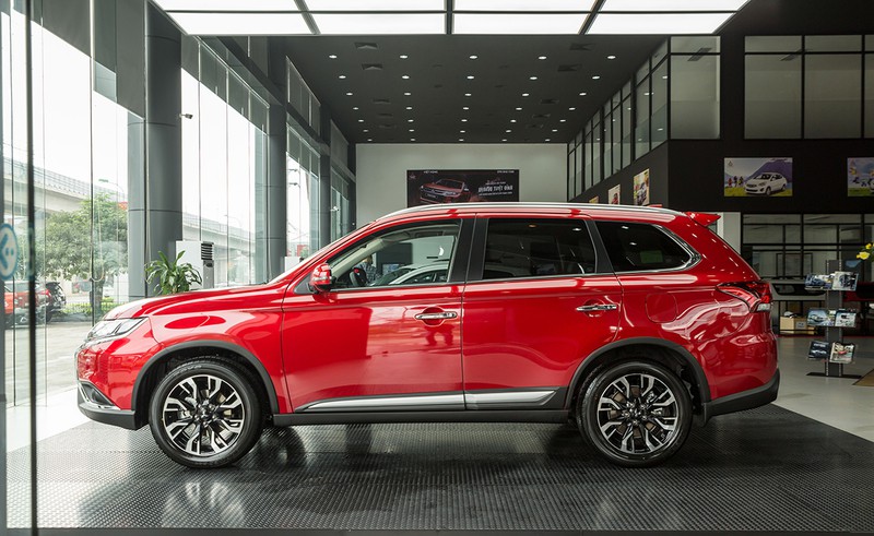 kham pha mitsubishi outlander 2020 gia tu hon 800 trieu dong hinh 3