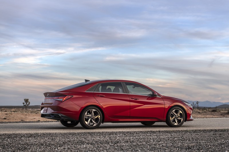 hinh anh chi tiet hyundai elantra 2021 vua ra mat hinh 3
