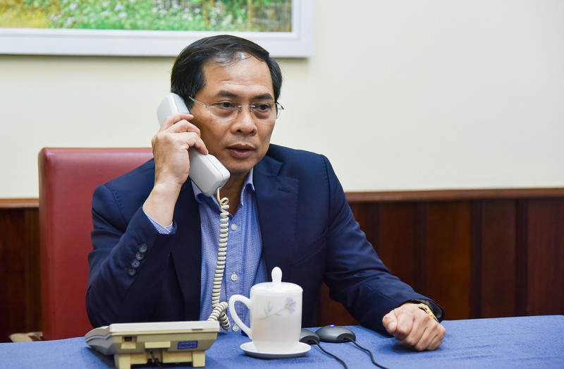 viet nam trao doi voi cac nuoc ve bien phap manh me chong covid-19 hinh 1