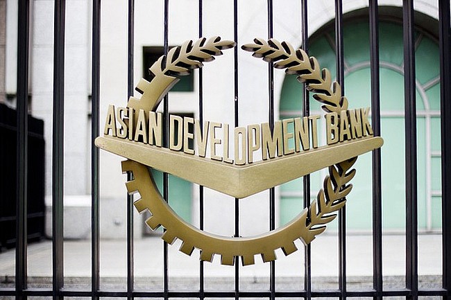 adb tang quy mo goi ho tro ung pho dai dich covid-19 len toi 20 ty usd hinh 1