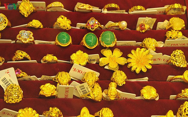 gia vang the gioi vuot moc 49 trieu dong/luong hinh 1