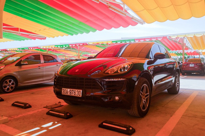 dai gia viet ban porsche, mercedes doi lay o to vinfast hinh 1