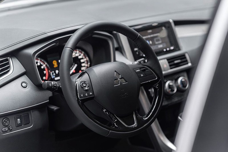 kham pha mitsubishi xpander 2020 gia 630 trieu dong vua ra mat hinh 12