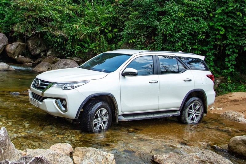 nhung mau xe giam 50% phi truoc ba trong thang 6 hinh 1