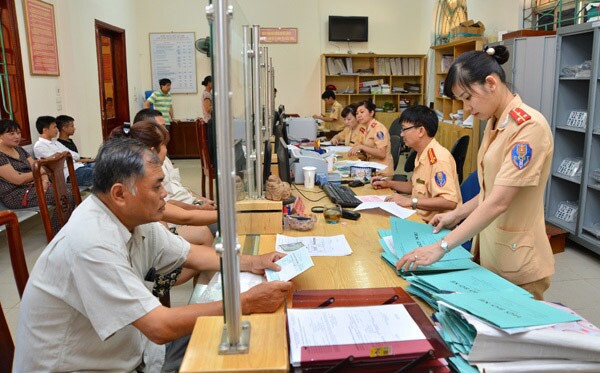ban xe ra ngoai tinh phai nop lai bien so, trinh tu thuc hien the nao? hinh 1