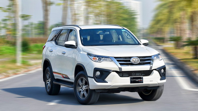 chon toyota fortuner - chon su yen tam cho ca  gia dinh hinh 2