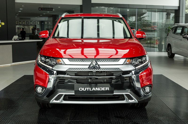 can canh mitsubishi outlander 2.4 cvt premium 2020 gia hon 1 ty dong hinh 1