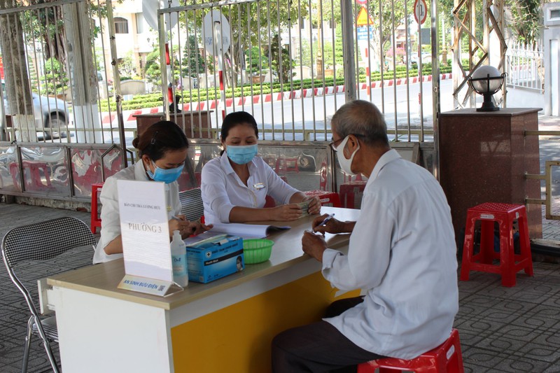 5 tinh mien trung, tay nguyen tra luong huu thang 8, 9 vao cung 1 ky hinh 1