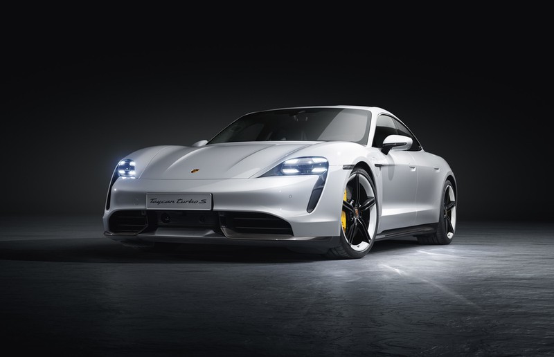 o to dien porsche taycan duoc cong nhan la xe co nhieu cai tien hinh 1