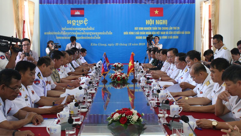 phoi hop tuan tra chung giua hai quan viet nam va campuchia hinh 1
