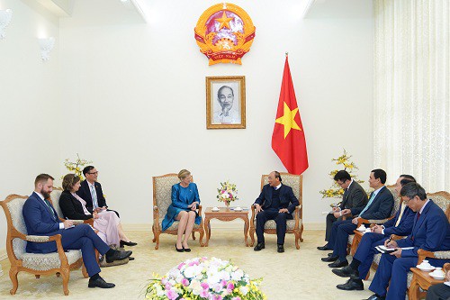 thu tuong nguyen xuan phuc tiep dai su thuy dien va dai su phap hinh 2