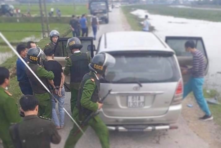 nong 24h: dien bien vu xe land cruiser dam chet nguoi roi bo tron hinh 6