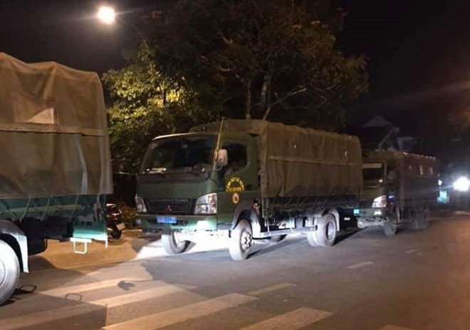 anh: gan 100 thanh nien phe ma tuy trong quan bar hang sang hinh 6