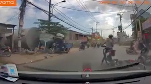 nhom cuop tao ton tan cong nguoi di duong bang binh xit hoi cay hinh 1