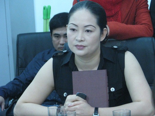 nu giam doc lua dao chiem doat tien linh 18 nam tu hinh 1