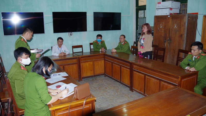 khoi to bi can buon lau gan 20.000 chiec khau trang y te hinh 1