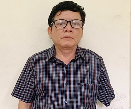 tu xung can bo cong an nghi huu, nhan gan nua ty dong de "chay an" hinh 1