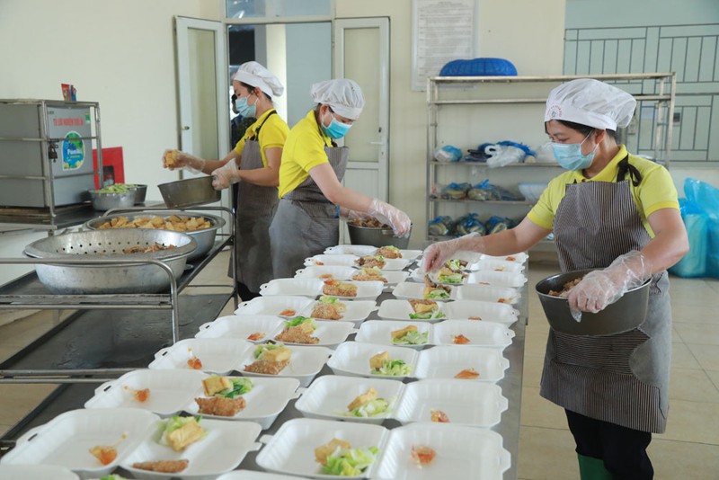hinh anh khu bep an quan doi phuc vu nguoi cach ly o ha noi hinh 8