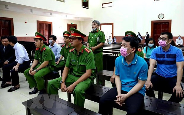 toa an tam dung xet xu den het thang 3 de phong, chong dich covid-19 hinh 1