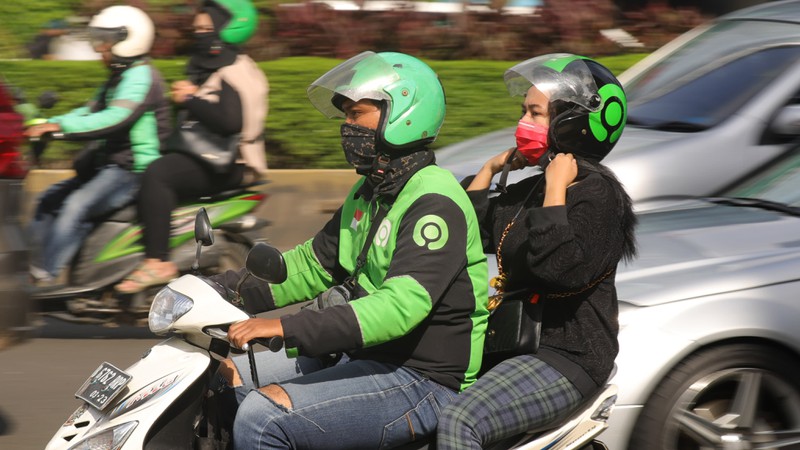 shipper, xe om cong nghe chay het cong suat trong mua dich covid-19  hinh 2